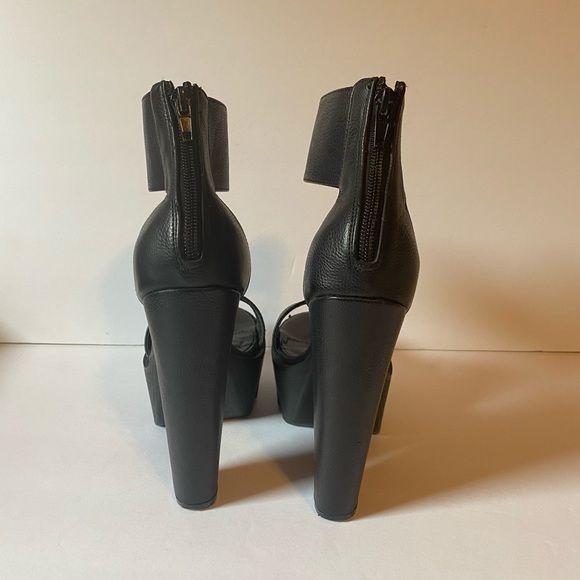 Wild Diva Platform ankle strap heels - Picture 10 of 10